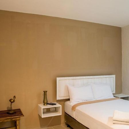 Hotel Avenija Олонгапо Екстериор снимка