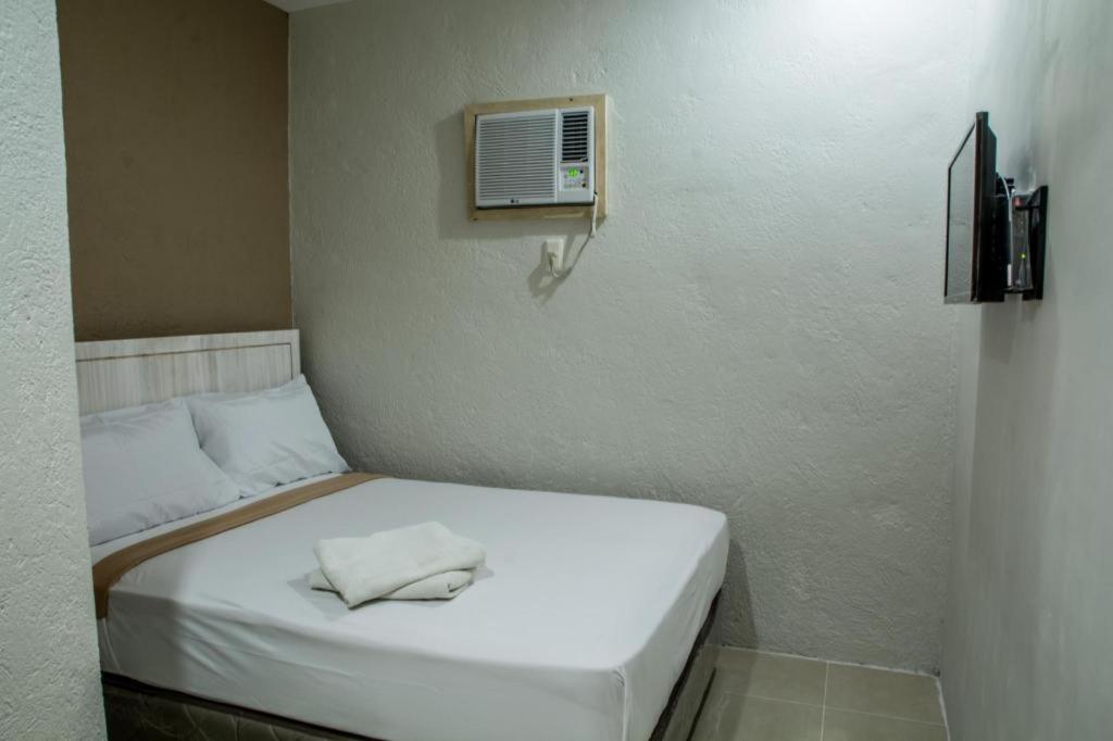 Hotel Avenija Олонгапо Екстериор снимка